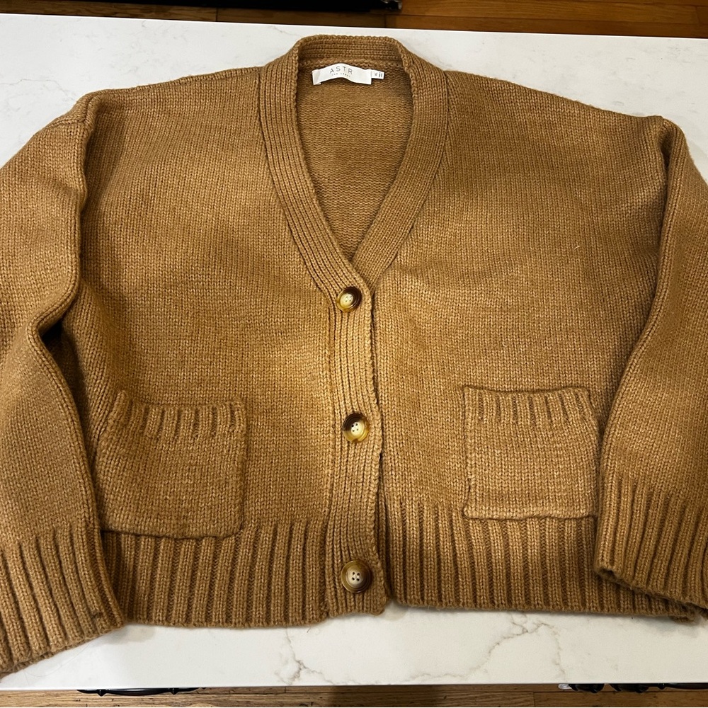 ASTR The Label Tan Tight-Knit Button Cardigan Sweater V-Neck Pockets XL